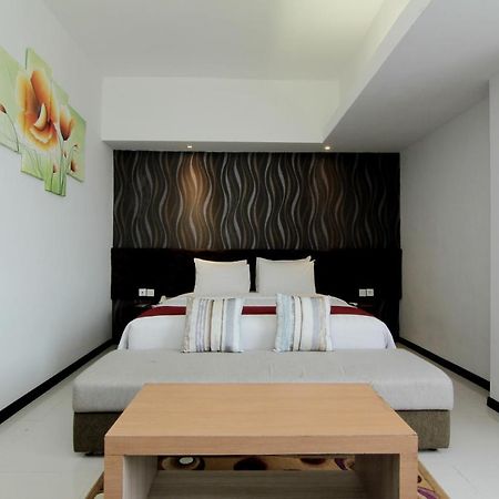 The Sun Hotel Madiun Exterior foto