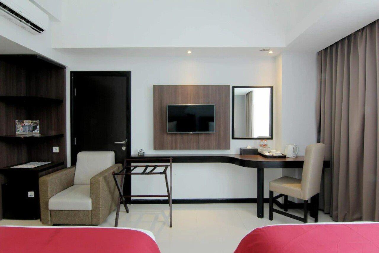 The Sun Hotel Madiun Exterior foto