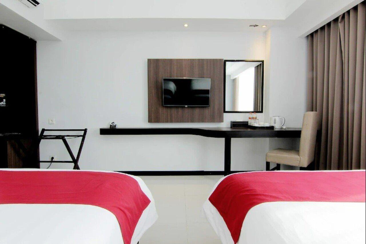 The Sun Hotel Madiun Exterior foto