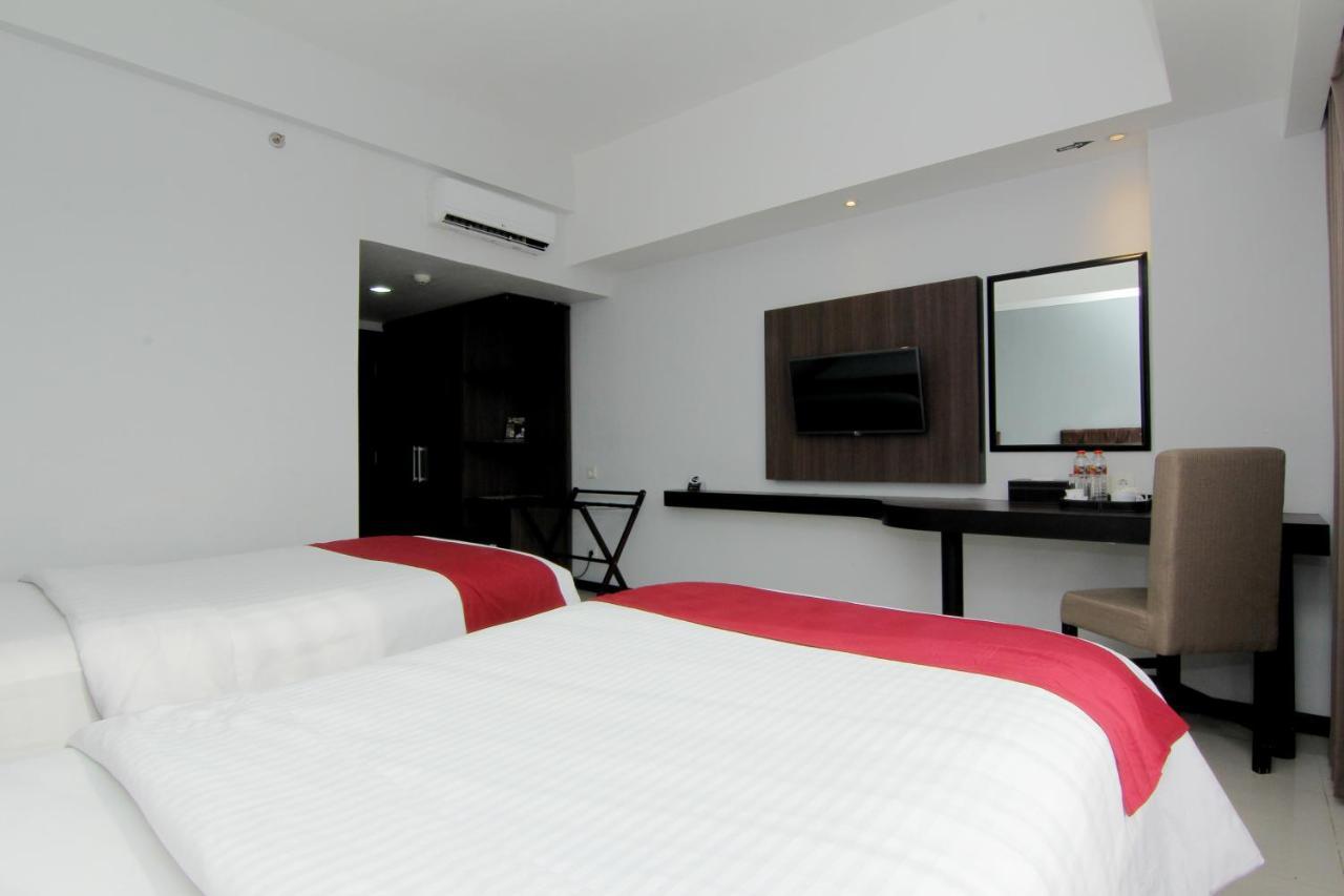 The Sun Hotel Madiun Exterior foto