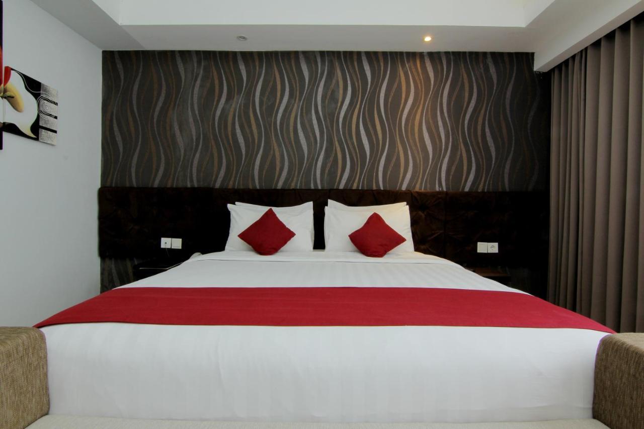 The Sun Hotel Madiun Exterior foto