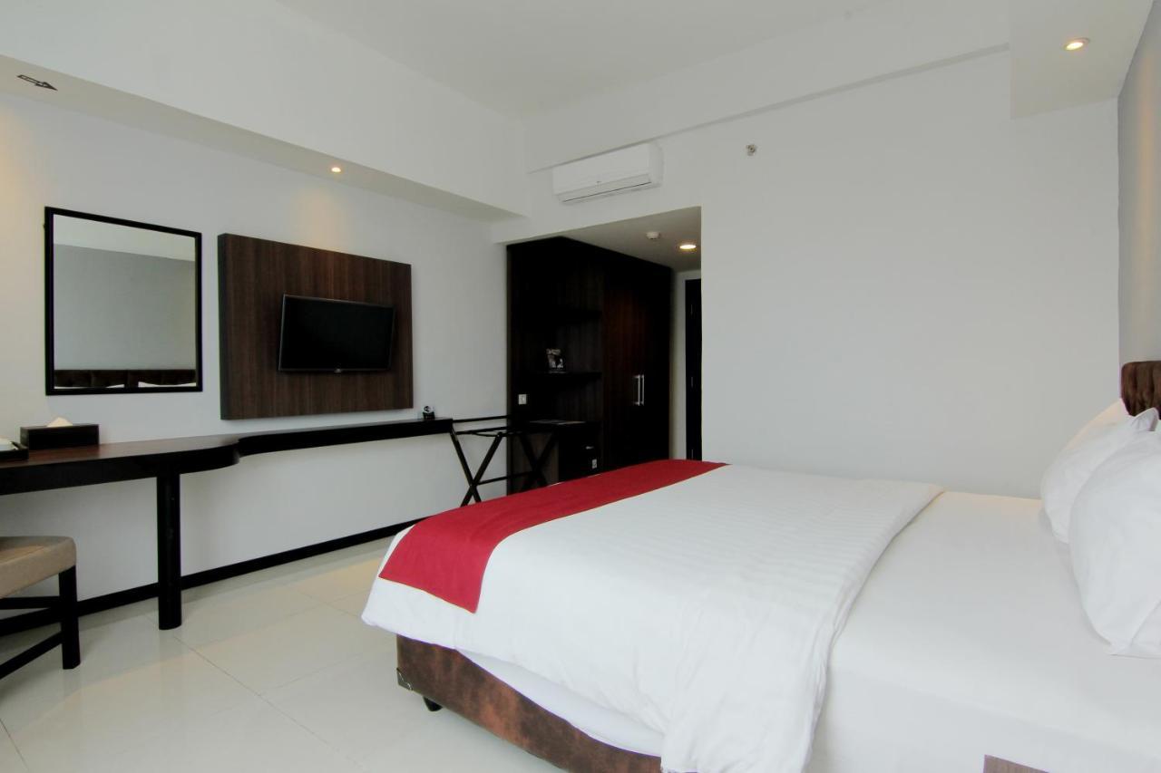 The Sun Hotel Madiun Exterior foto